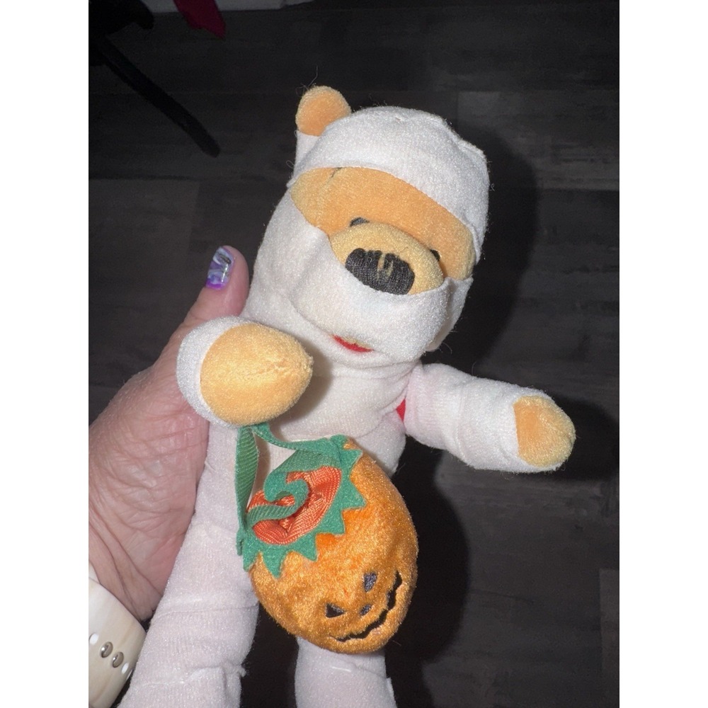 Vtg Winnie The Pooh Halloween & Valentines Plushies Bundle